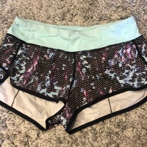 LULU LEMON SHORTS